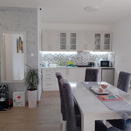 Apartman Dve Lipe Palić Exteriör bild