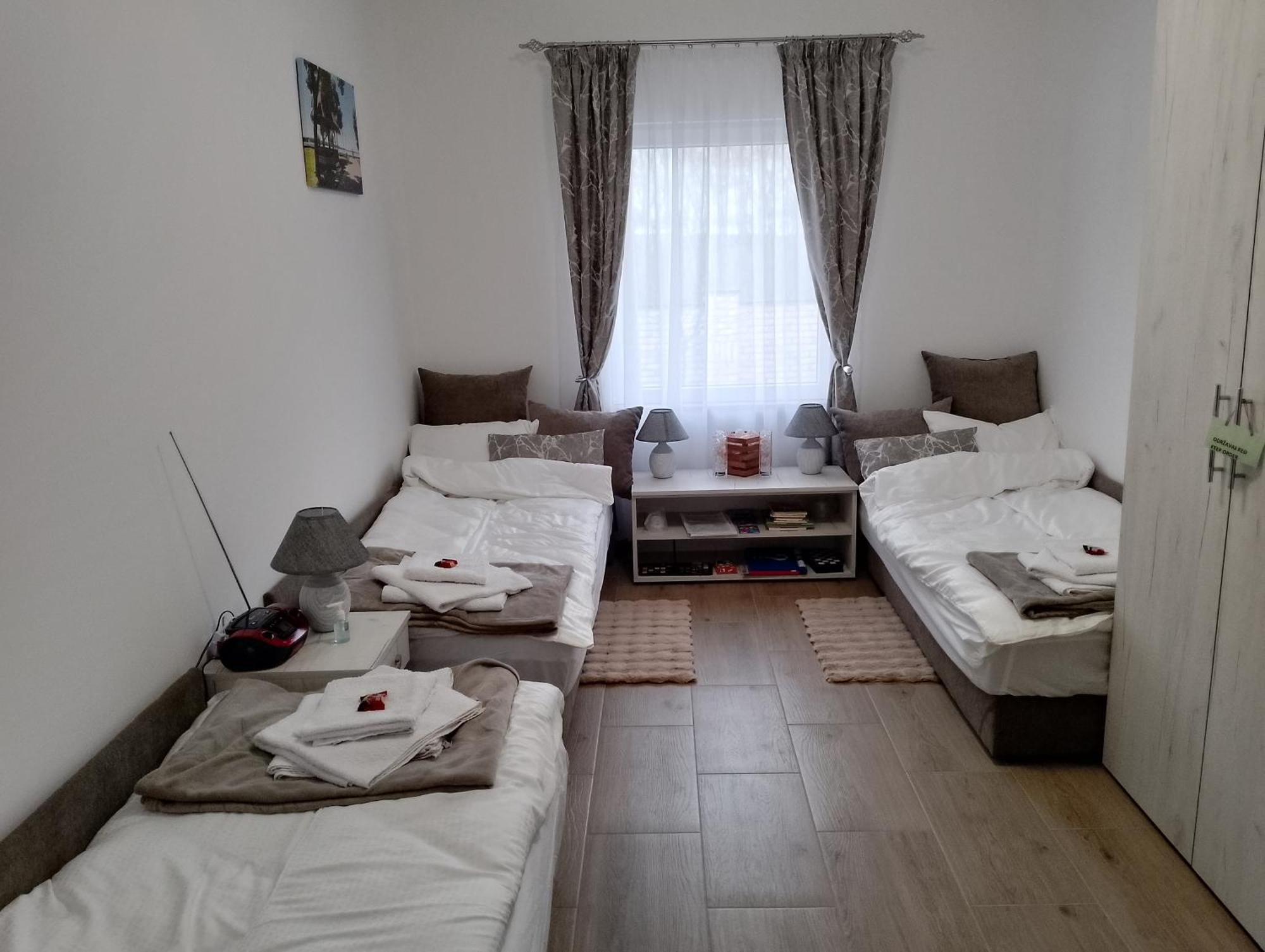 Apartman Dve Lipe Palić Exteriör bild
